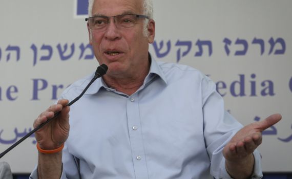 אריאל: אפשר שיהיה גם את החוץ וגם את החינוך