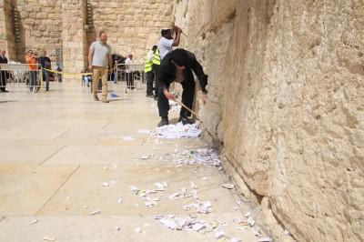 שמתם פתק בכותל? הוא כנראה כבר לא שם