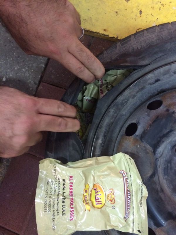 סוכלה הברחת טבק לנרגילות בגלגל החלופי