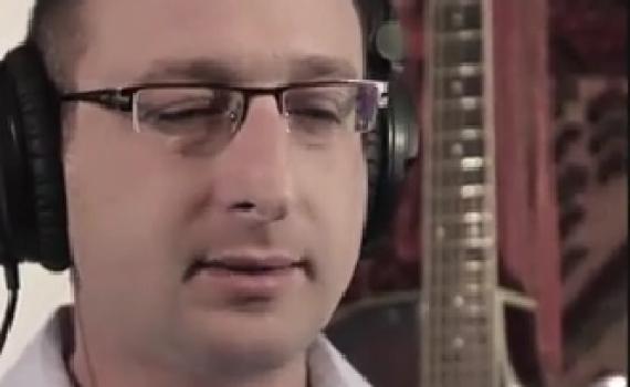 מצמרר; "פתח ליבך": הורי הנערים שרים לזכרם