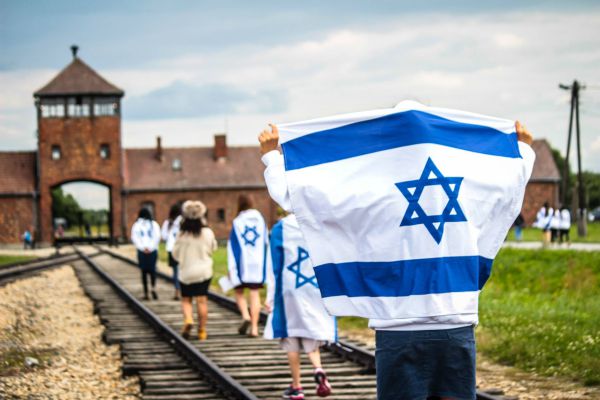 יומן מסע מפולין: השביל הזה ממשיך כאן