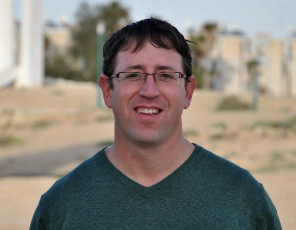 "פתאום לאלקין וחוטובלי נעלמו הכיפה והפאה"