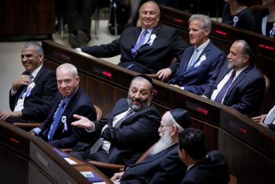 'יהדות התורה 'ו'כולנו' יחתמו היום, פערים מול בנט ודרעי