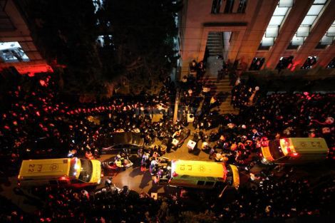 הרוג ושלושה פצועים קשה בהלוויתו של הרב וואזנר