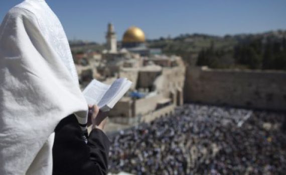 אלפים במעמד ברכת הכהנים בכותל המערבי