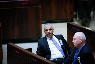 גלנט שר הבינוי; אלאלוף השר להגנת הסביבה