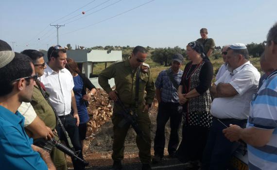 צה"ל הסיר את המחסום; מאות ערבים נכנסים
