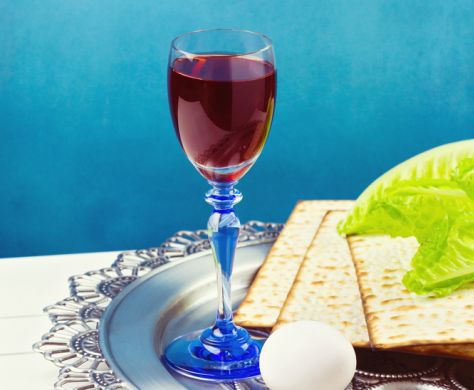 ליל הסדר: למה לא מברכים על קריאת ההגדה?