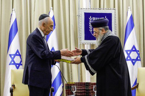 הראשון לציון ושמעון פרס דנו על ממשלת אחדות