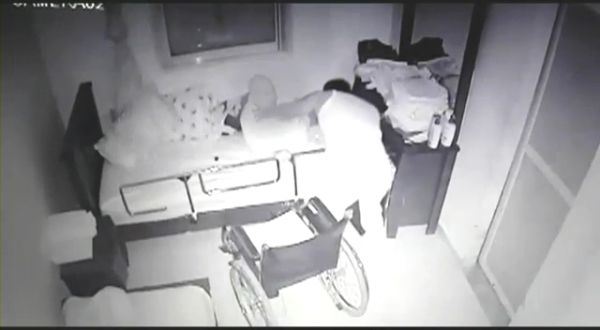 מזעזע: עובד זר התעלל בקשיש בן 84 ונעצר. צפו