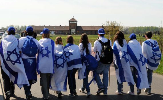 התנערי מעפר: על הימים הגדולים של אחרי פסח