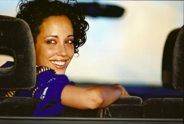 צפו: עדן הראל מדברת על התקרבותה למצוות