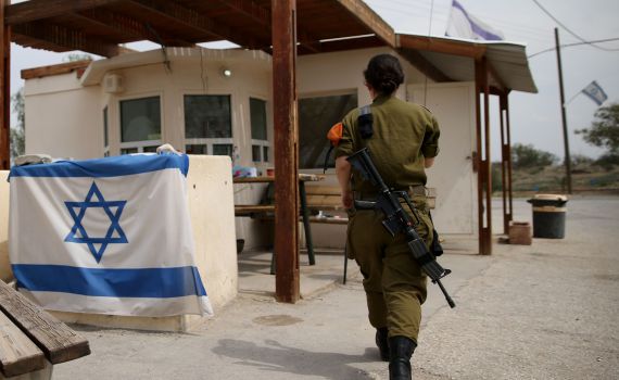 תלמידות ב'צפירה': החיילות התנהגו בחוצפה