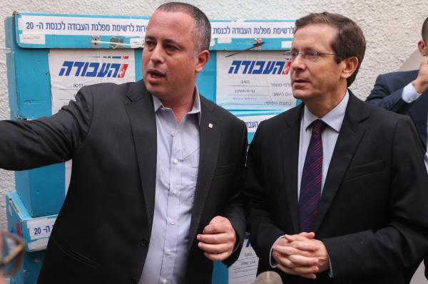 בלאגן בעבודה: המזכ"ל ביטל את פיטורי הדובר