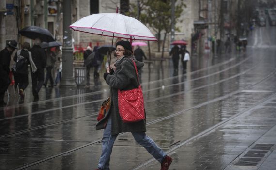 לקראת שיא הסערה: שלג בחרמון גשם וברד בכל הארץ