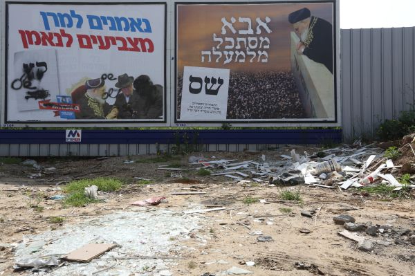 פעיל ש"ס מתדרך איך לפסול פתקי יחד