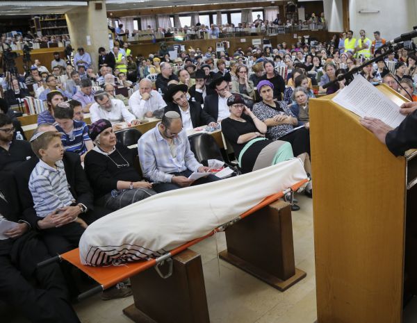 מיעוט הנוכחים בהלווית הרב ליכטנשטיין הייתה בושה למגזר