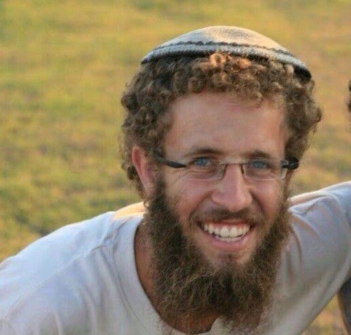 צפו: הרב דב ביגון סופד לשלום שרקי הי"ד