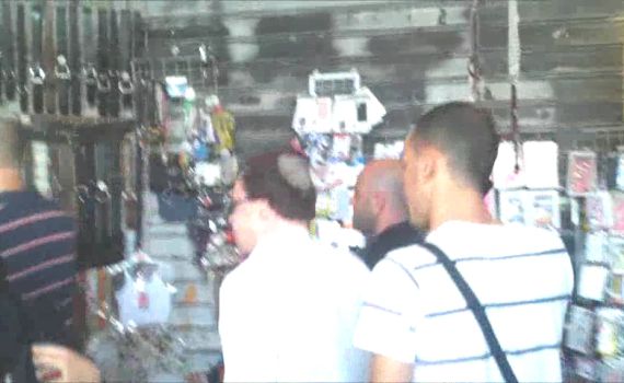 קלמנוביץ' בסיור ברובע המוסלמי לפני ריקודגלים