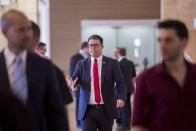 חזן נגד נתניהו: שלא יבנה עליי בהצבעות החשובות