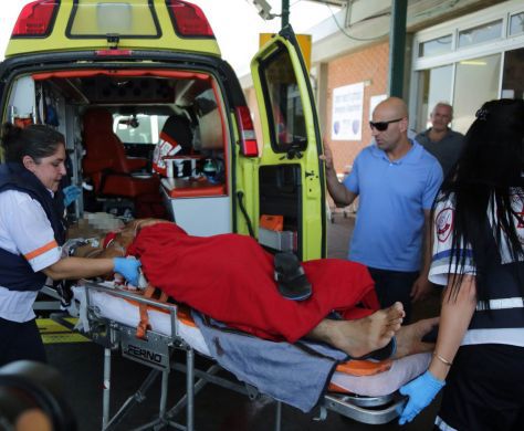 בן 19 נדקר על ידי פלסטיני במישור אדומים