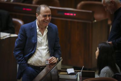 מכה לחוטובלי; שלום יכהן כשר החוץ בפועל?