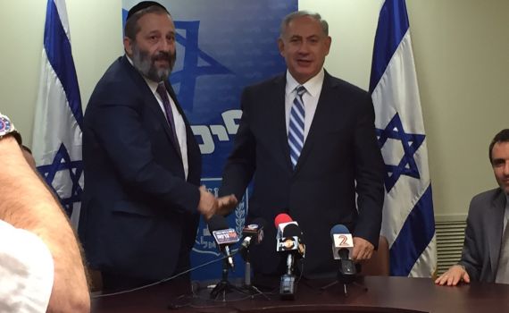 ש"ס 'והליכוד' חתמו; שליטה מלאה לדרעי במשרד הדתות