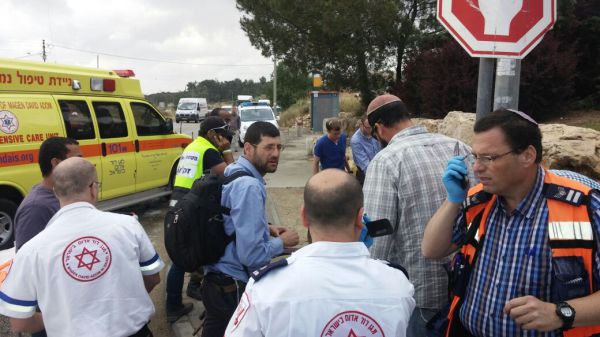 פיגוע דריסה באלון שבות; שלושה נערים נפצעו