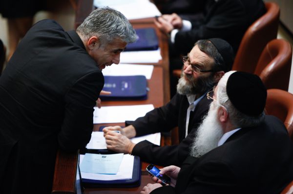 גזירות ושינויי חקיקה: יחסי לפיד והחרדים