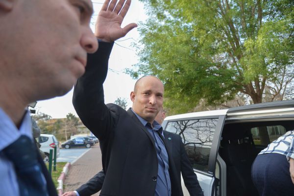 בנט מחריף את הנתק: לא עונה לטלפונים של הליכוד