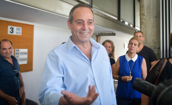 ראש עיריית רמת השרון: עבודות שירות וקלון