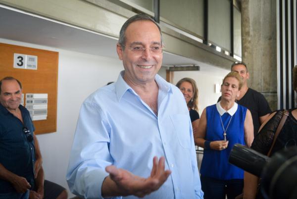 ראש עיריית רמת השרון: עבודות שירות וקלון