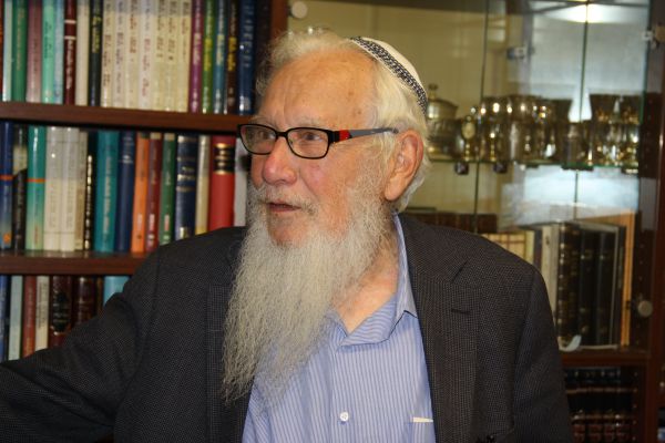 פרופ' אומן מלמד גמרא לפי תורת המשחקים. צפו