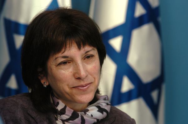 שקד כשרת משפטים? "זה דבר מסוכן ומאיים"