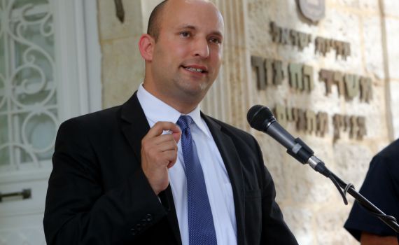 בלי מהפכות: בנט לא יחליף מנכ"ל במשרד החינוך