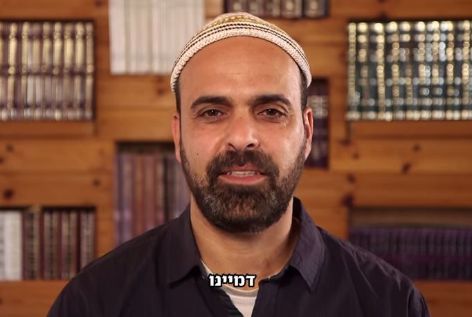 צפו: דובר יצהר שר אימג'יין של ג'ון לנון