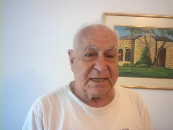 ניצול שואה קורא ביוונית: "יהודים תעלו לישראל"