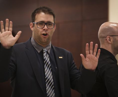 חזן מגלה למה הטילו עליו כל כך הרבה תפקידים