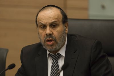 שר הדתות לרב יצחק יוסף: 'מדובר בהליך מביש'