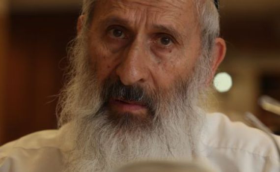 "מיעוט קטן בציונות הדתית מבזה את הרבנות"