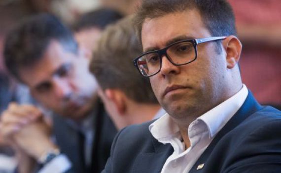 "בעיתון 'הארץ' טוענים שאינני קצין בצה"ל"