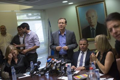 הקרקס נודד לעבודה: כבל הביס את יחימוביץ'