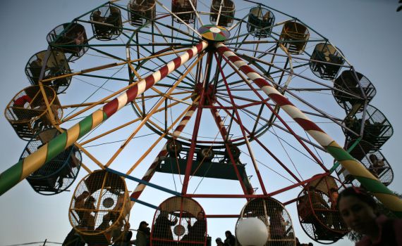 על חורבות נצרים בנו הפלסטינים לונה פארק