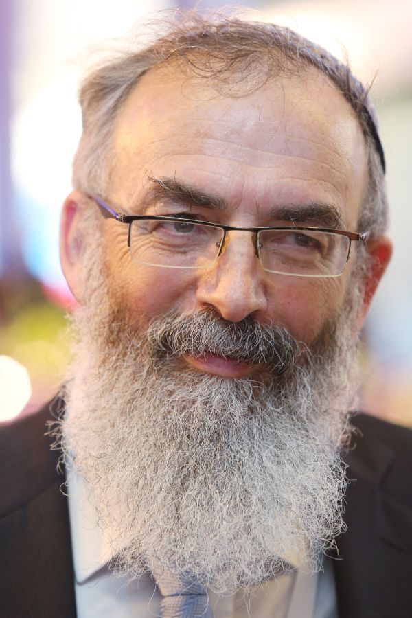 השדרן החרדי התחצף: "דוד סתיו, אתה לא רב"