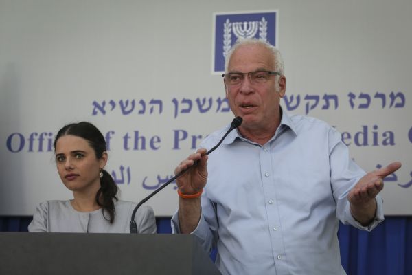 אין קווים אדומים: "לא נפיל על זה את הממשלה"
