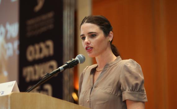 שקד: "אני רוצה להודות לשלום עכשיו"