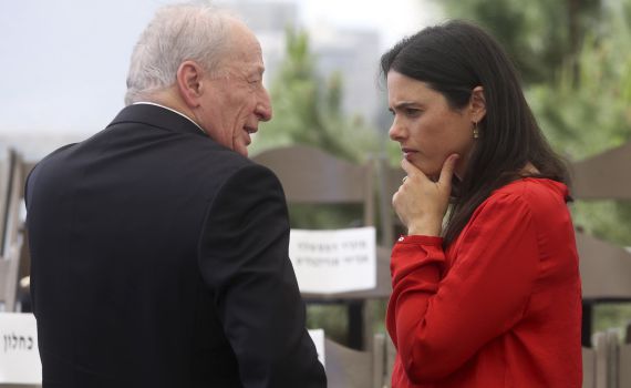 שקד העבירה את החוק לפירוק לשכת עורכי הדין