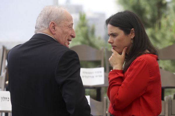 שקד העבירה את החוק לפירוק לשכת עורכי הדין