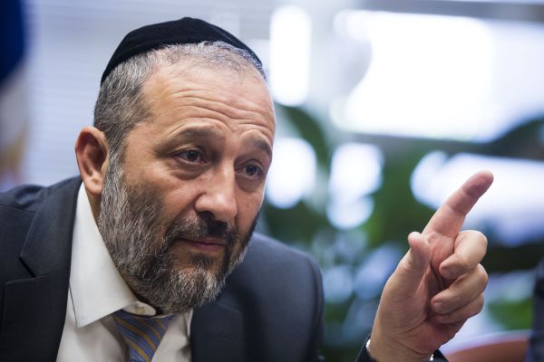 דרעי: "הציונות הדתית פוגעת בתורת הרב קוק"