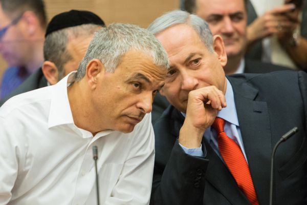 בעד חוק ההמלצות; נגד החוק הצרפתי